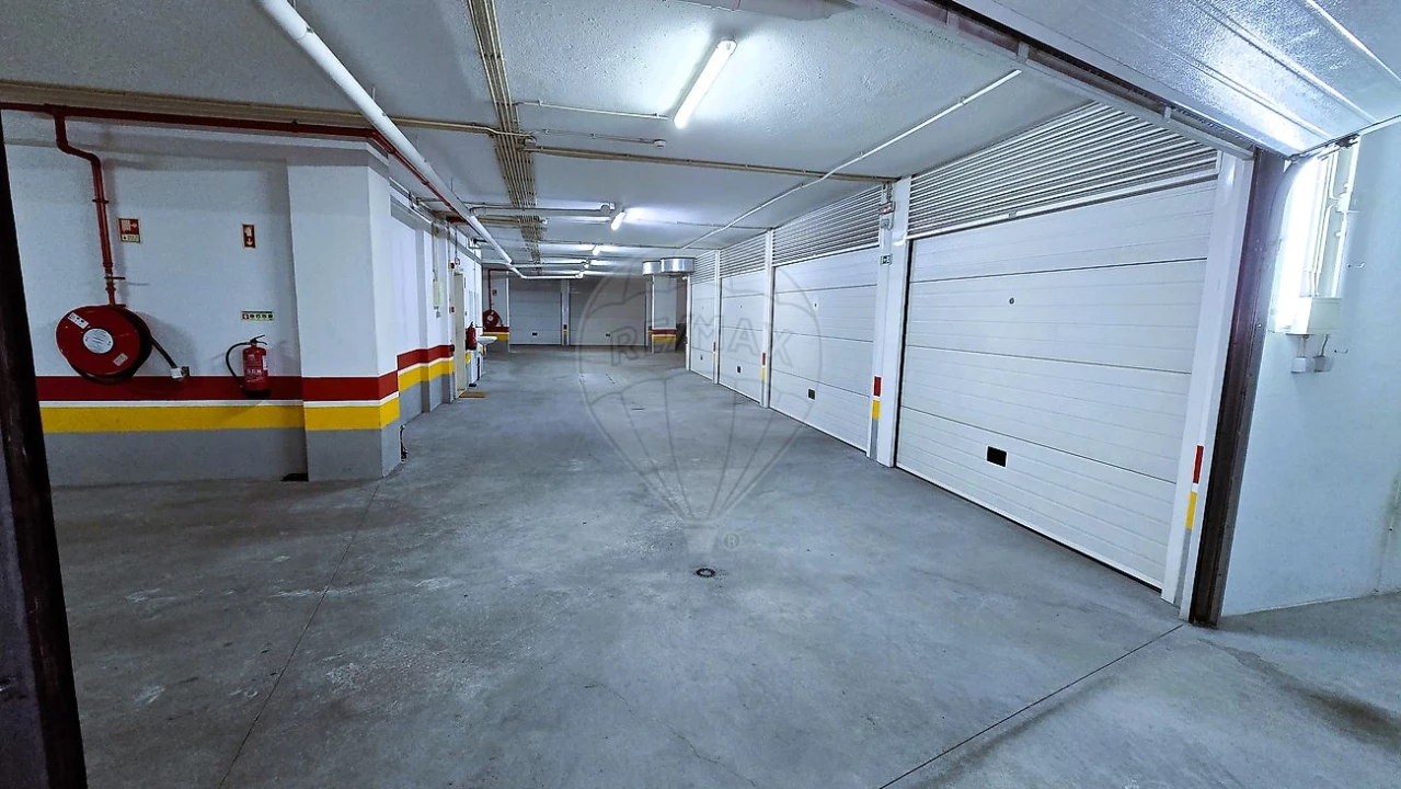 Apartamento T3 para Arrendamento em Sacavém e Prior Velho Foto 39