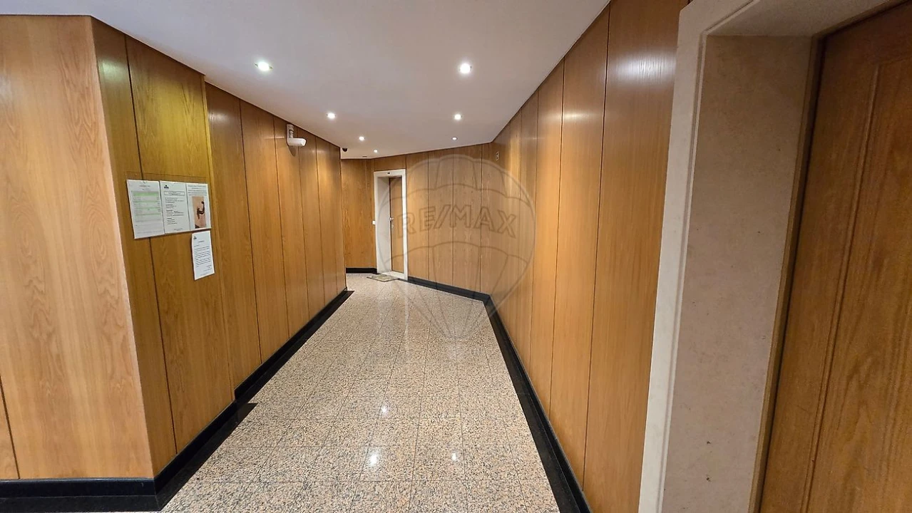 Apartamento T3 para Arrendamento em Sacavém e Prior Velho Foto 9