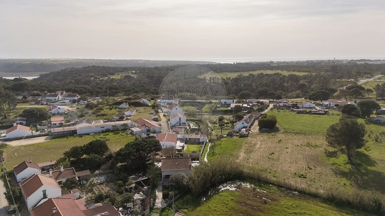 Moradia T5 para Venda em Vila Nova de Milfontes Foto 1