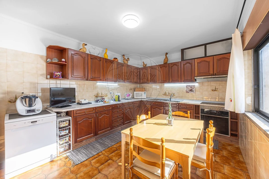 Moradia T4 para Venda em Alenquer (Santo Estêvão e Triana) Foto 3