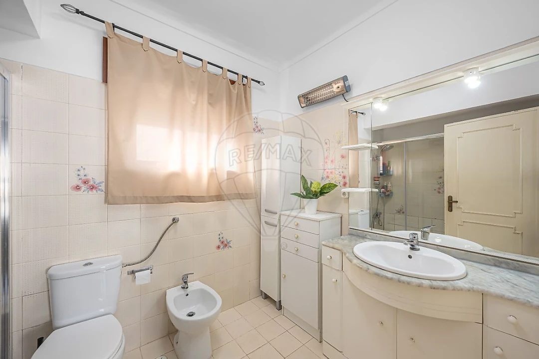 Moradia T4 para Venda em Alenquer (Santo Estêvão e Triana) Foto 11