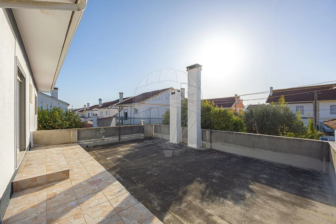 Moradia T4 para Venda em Alenquer (Santo Estêvão e Triana) Foto 14