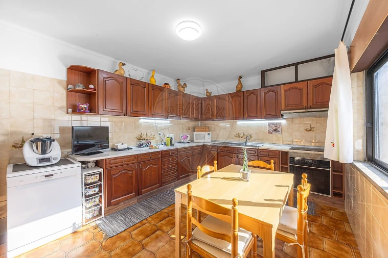 Moradia T4 para Venda em Alenquer (Santo Estêvão e Triana) Foto 3