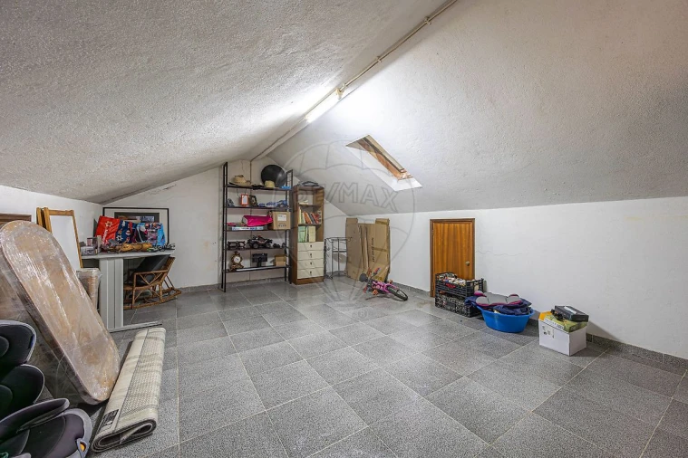 Moradia T4 para Venda em Alenquer (Santo Estêvão e Triana) Foto 28