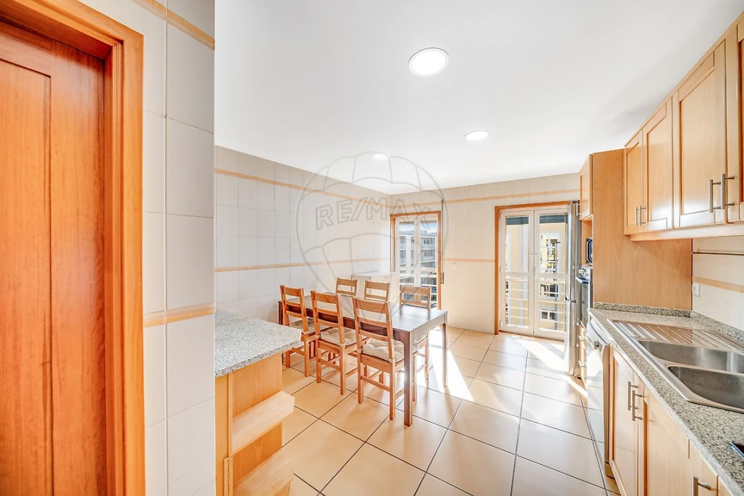 Apartamento T4 para Venda em Vagos e Santo António Foto 6
