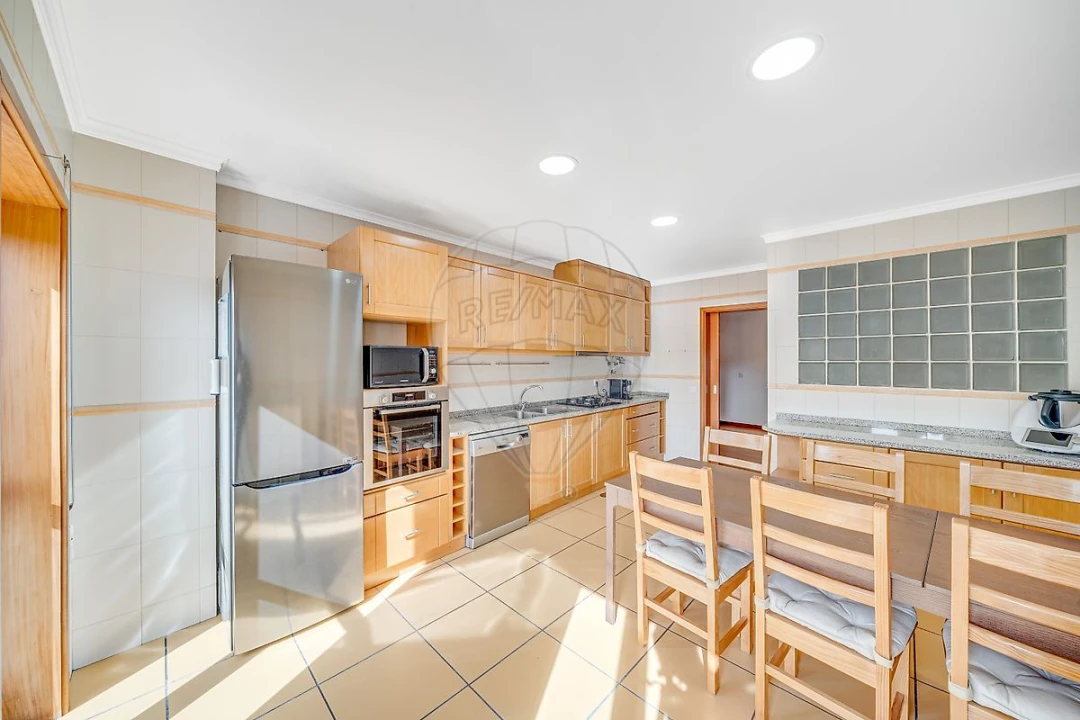 Apartamento T4 para Venda em Vagos e Santo António Foto 4