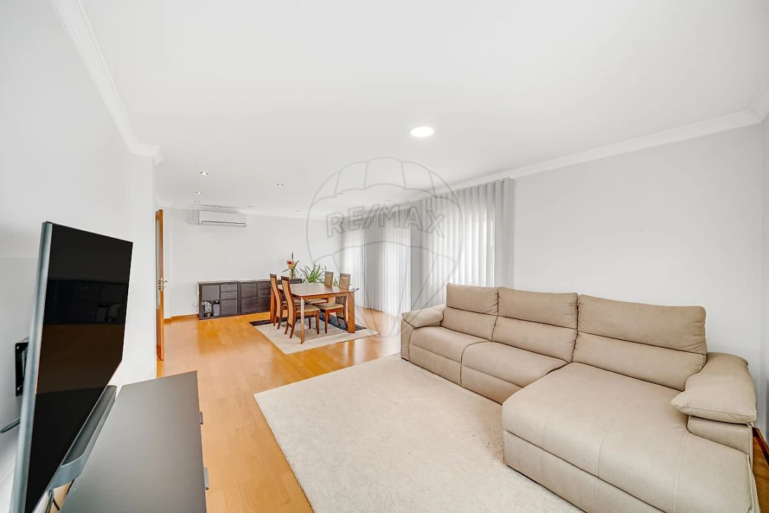 Apartamento T4 para Venda em Vagos e Santo António Foto 1