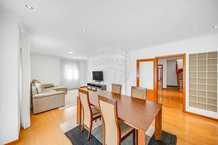 Apartamento T4 para Venda em Vagos e Santo António Foto 2