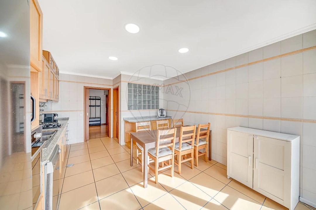 Apartamento T4 para Venda em Vagos e Santo António Foto 5