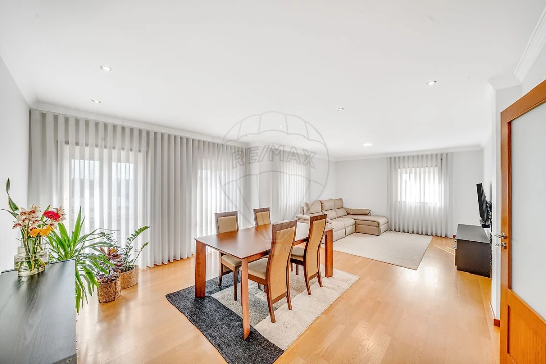 Apartamento T4 para Venda em Vagos e Santo António Foto 3