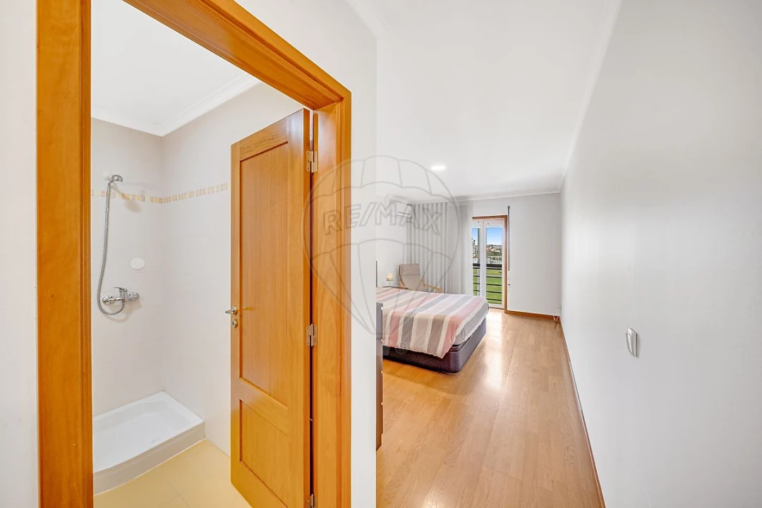 Apartamento T4 para Venda em Vagos e Santo António Foto 17