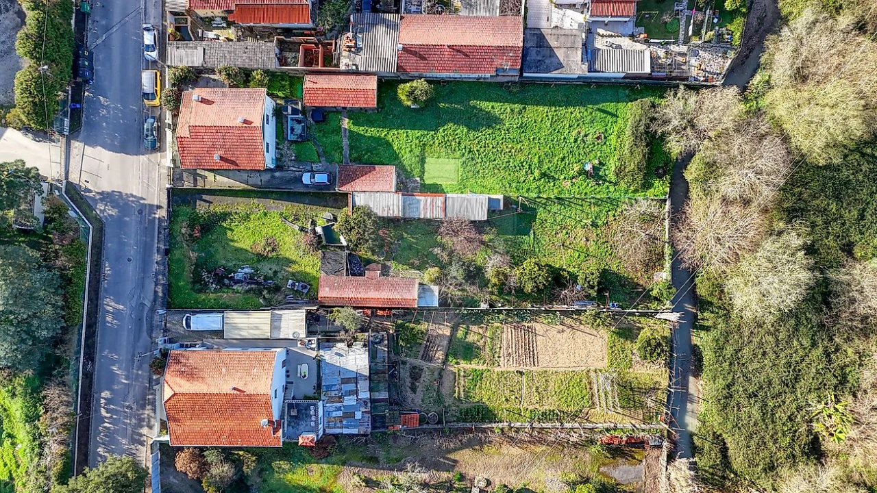 Terreno para Venda em Mafamude e Vilar do Paraíso Foto 1