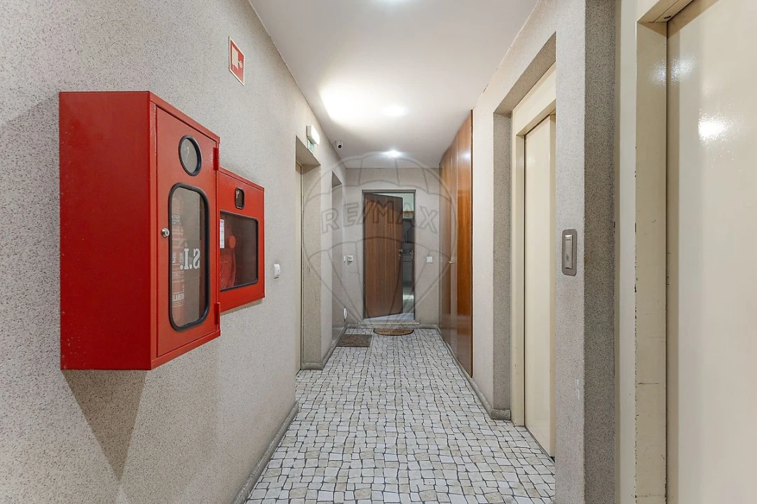 Apartamento T2 para Venda em Valongo Foto 6