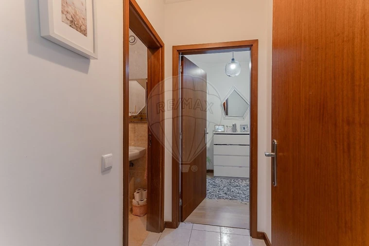 Apartamento T2 para Venda em Valongo Foto 14