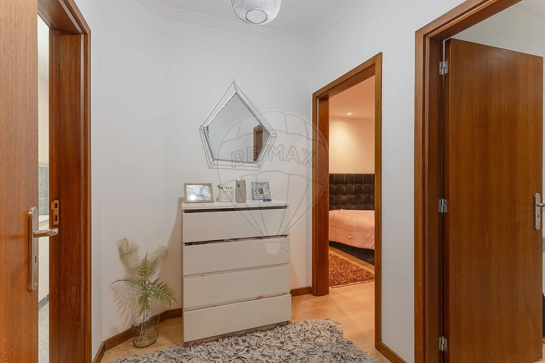 Apartamento T2 para Venda em Valongo Foto 16
