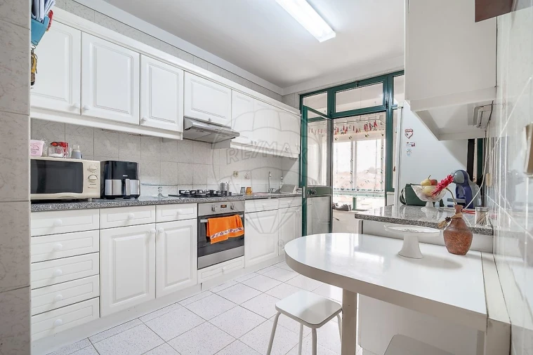 Apartamento T2 para Venda em Mafamude e Vilar do Paraíso Foto 11