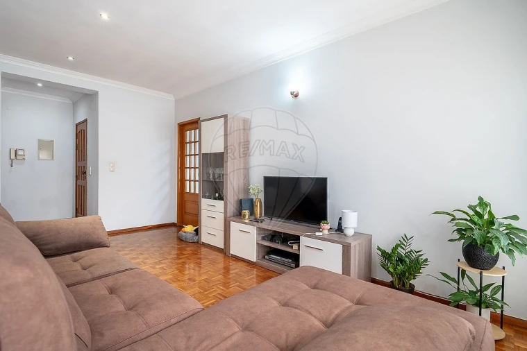 Apartamento T2 para Venda em Mafamude e Vilar do Paraíso Foto 1