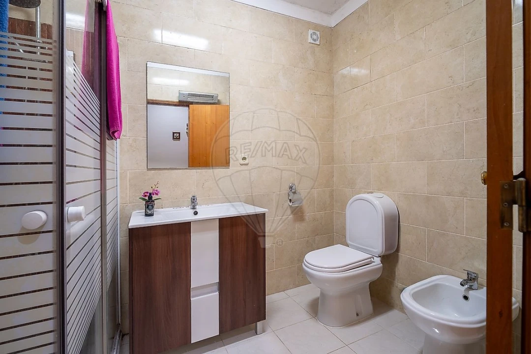 Apartamento T2 para Venda em Mafamude e Vilar do Paraíso Foto 7