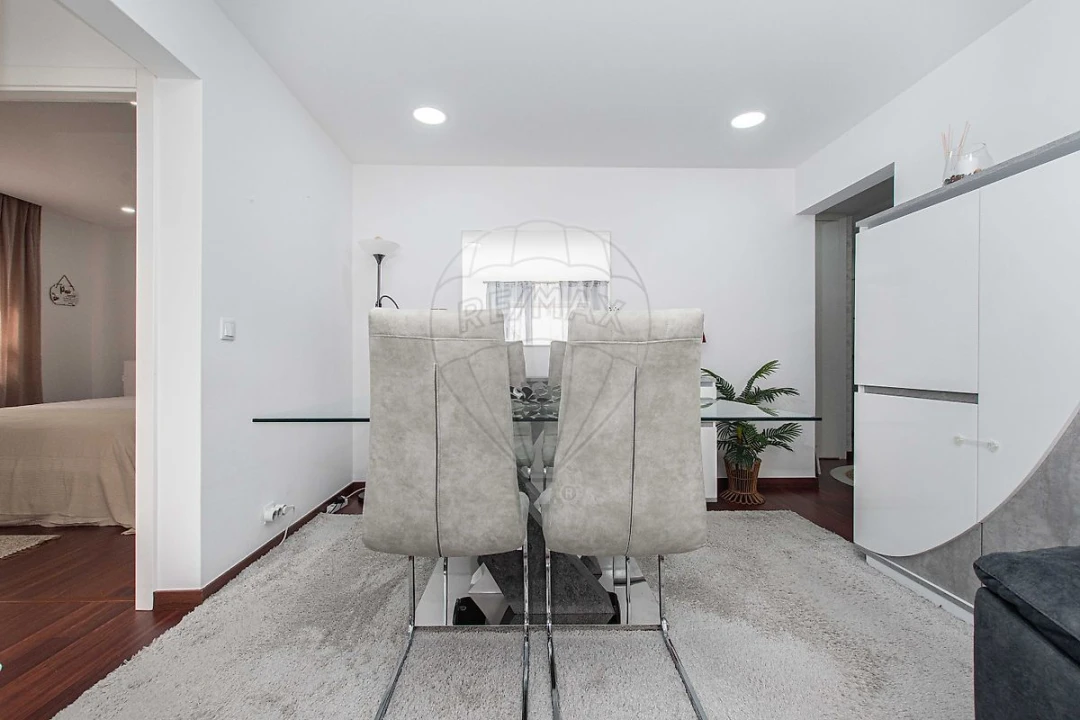 Apartamento T2 para Venda em Santo António dos Cavaleiros e Frielas Foto 17