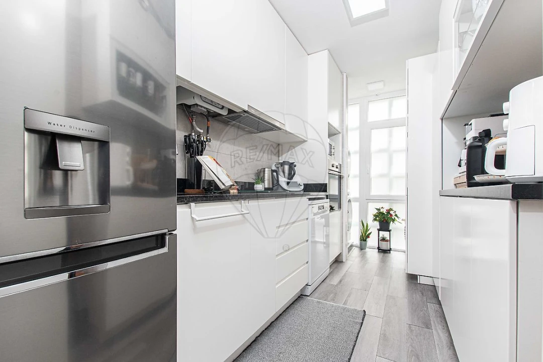 Apartamento T2 para Venda em Santo António dos Cavaleiros e Frielas Foto 8