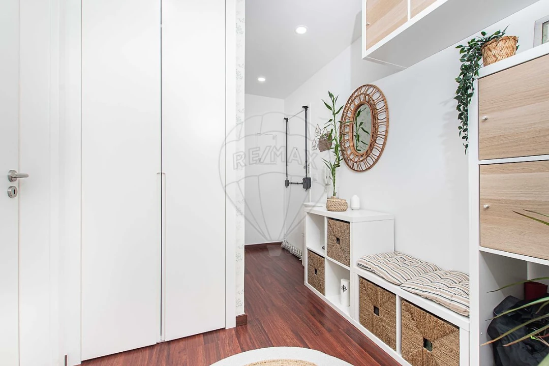 Apartamento T2 para Venda em Santo António dos Cavaleiros e Frielas Foto 13