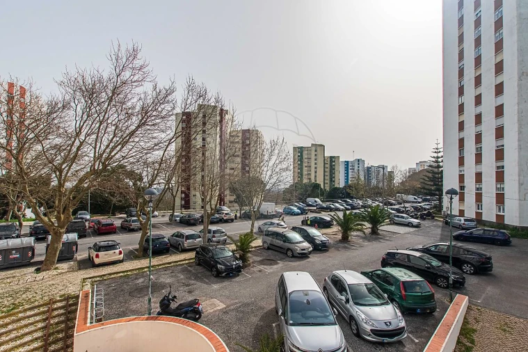 Apartamento T2 para Venda em Santo António dos Cavaleiros e Frielas Foto 5