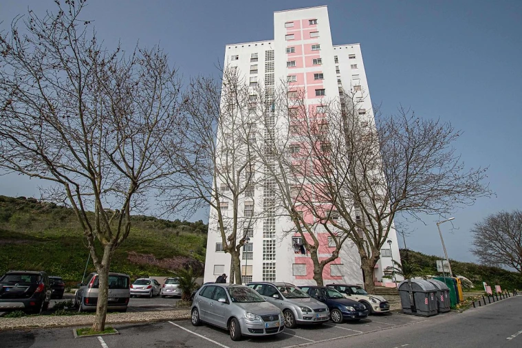 Apartamento T2 para Venda em Santo António dos Cavaleiros e Frielas Foto 3