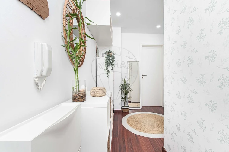 Apartamento T2 para Venda em Santo António dos Cavaleiros e Frielas Foto 12