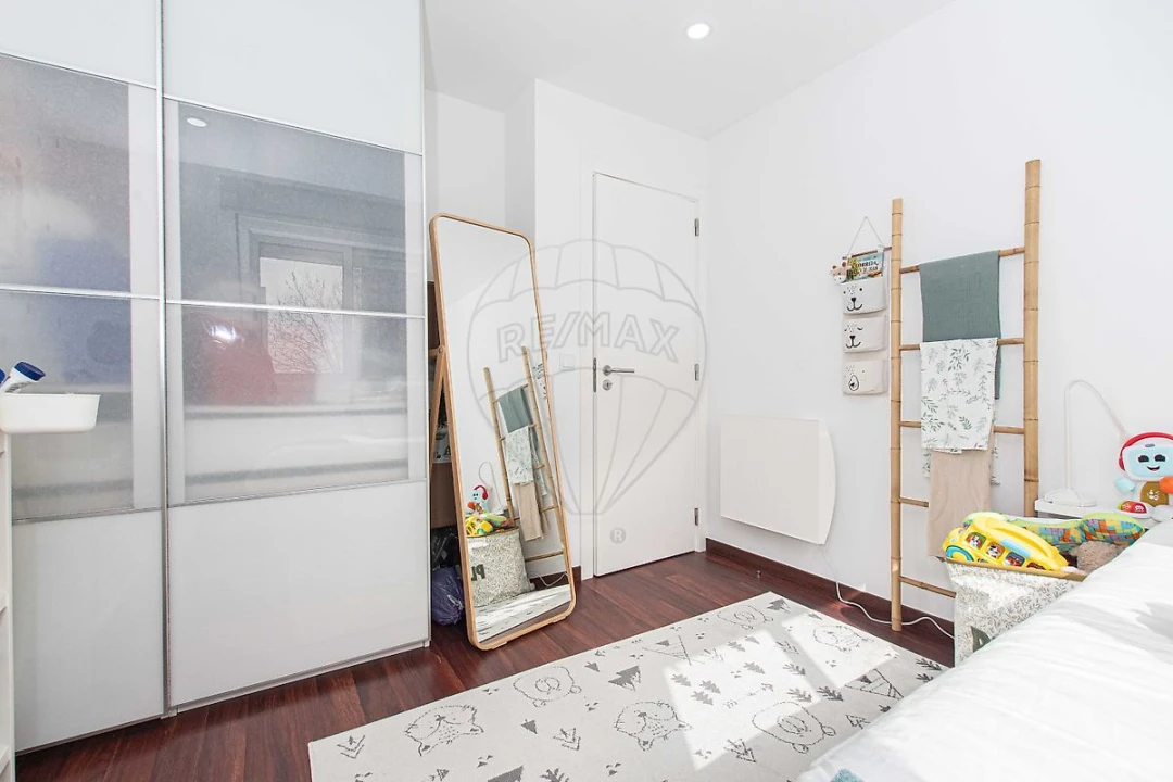 Apartamento T2 para Venda em Santo António dos Cavaleiros e Frielas Foto 7