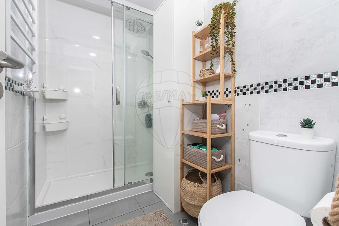 Apartamento T2 para Venda em Santo António dos Cavaleiros e Frielas Foto 21