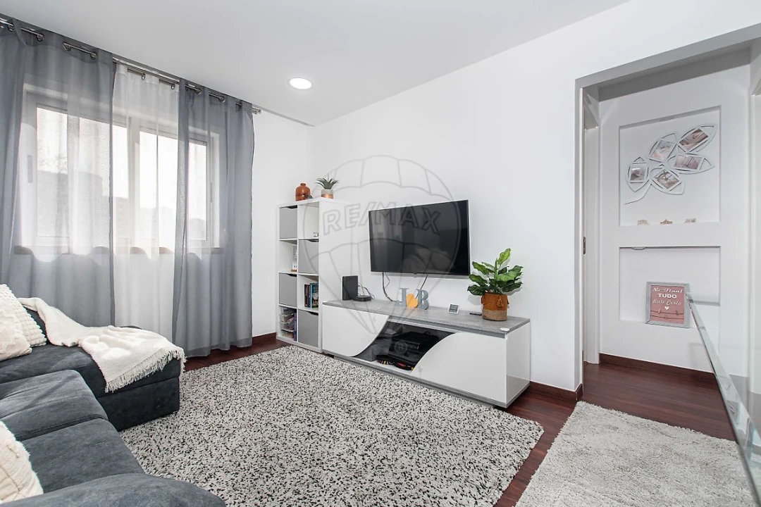 Apartamento T2 para Venda em Santo António dos Cavaleiros e Frielas Foto 18