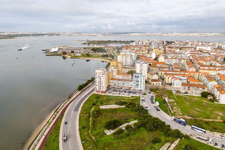 Apartamento T2 para Venda em Alto do Seixalinho, Santo André e Verderena Foto 1