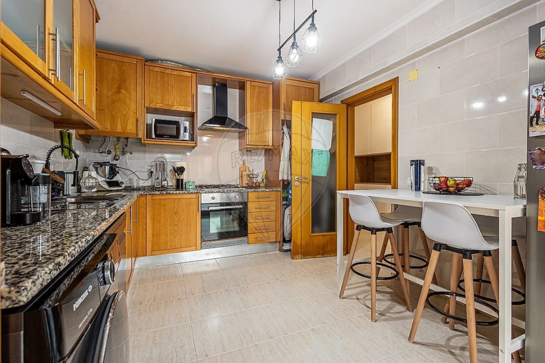 Apartamento T3 para Venda em Azambuja Foto 2