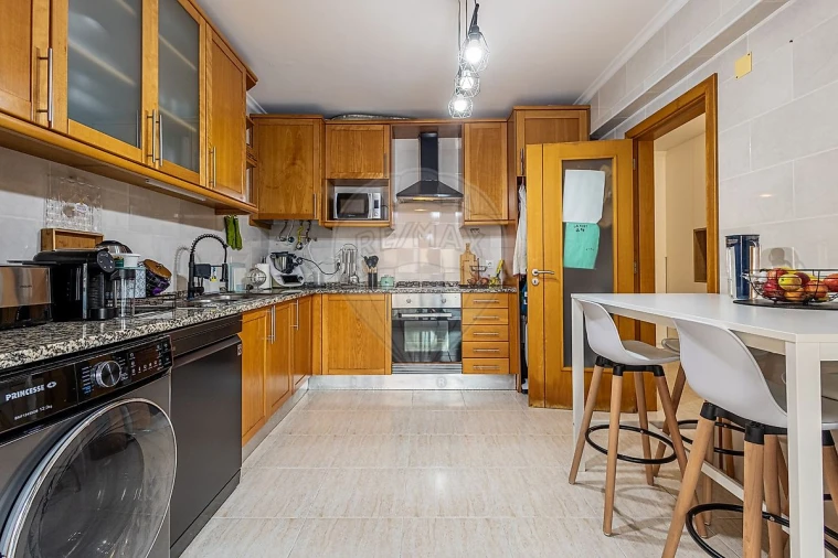 Apartamento T3 para Venda em Azambuja Foto 4