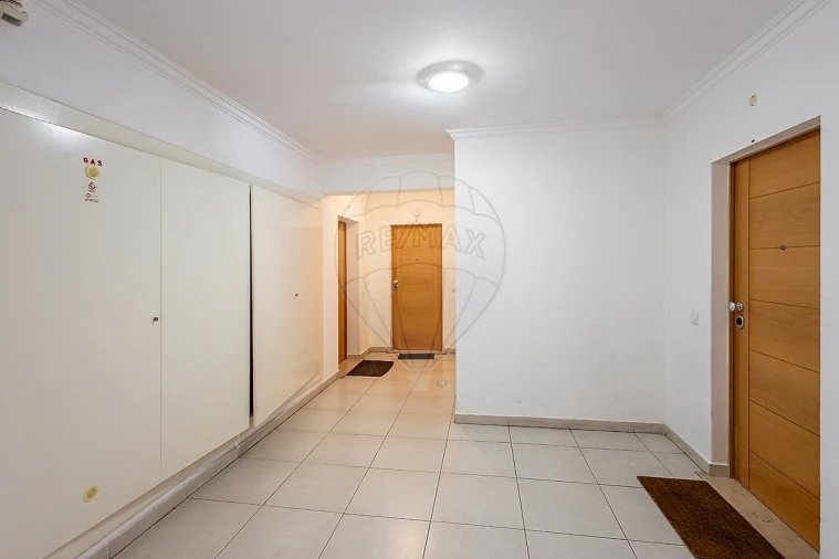 Apartamento T3 para Venda em Azambuja Foto 6