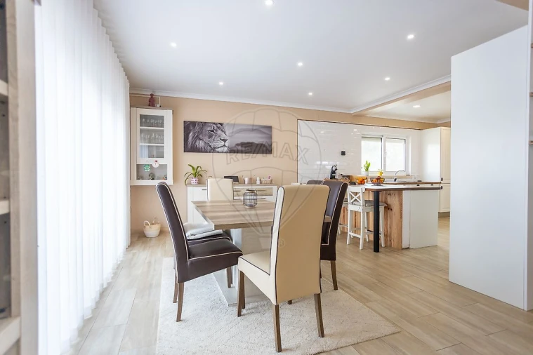 Moradia T4 para Venda em Benavente Foto 2