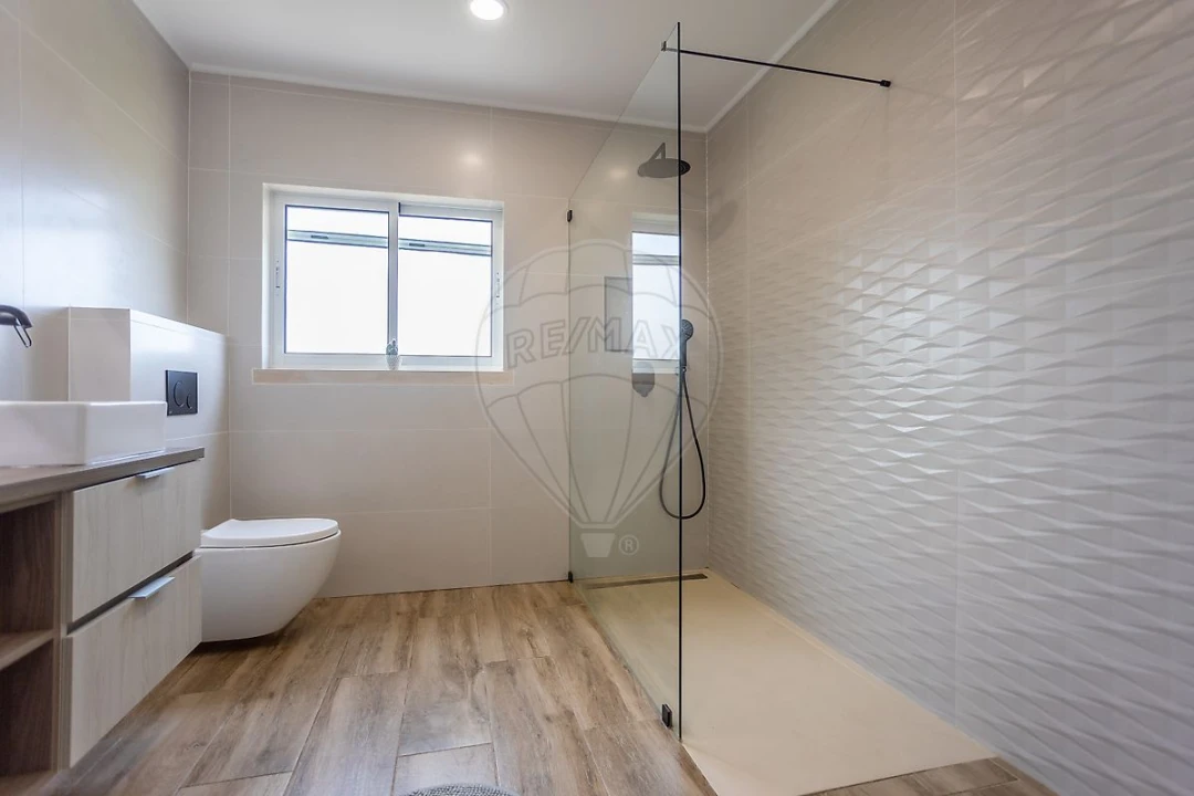 Moradia T4 para Venda em Benavente Foto 9