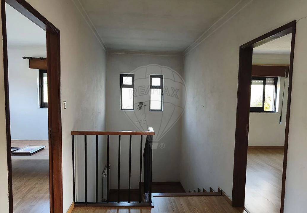 Moradia T4 para Venda em Castainço Foto 12