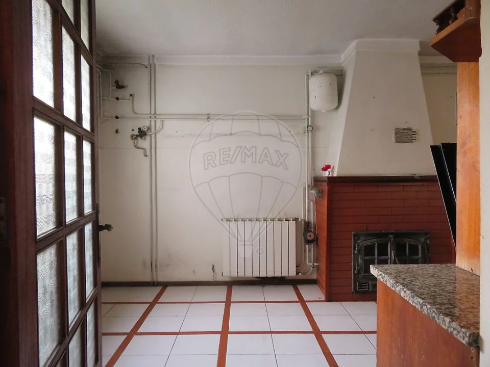 Moradia T4 para Venda em Castainço Foto 4