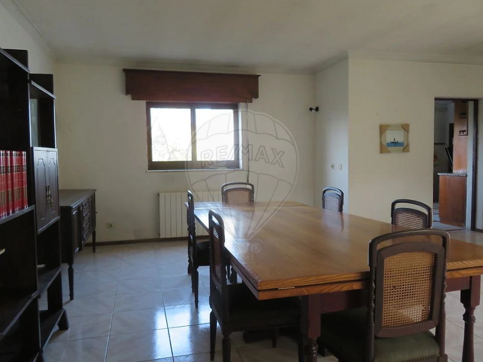 Moradia T4 para Venda em Castainço Foto 5