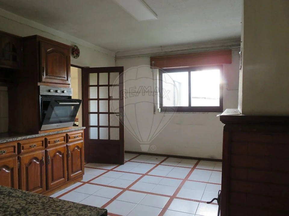 Moradia T4 para Venda em Castainço Foto 8