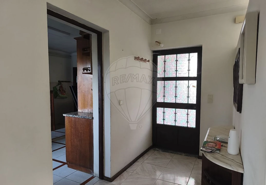 Moradia T4 para Venda em Castainço Foto 3