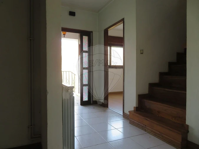 Moradia T4 para Venda em Castainço Foto 13