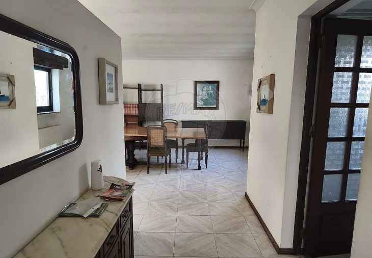 Moradia T4 para Venda em Castainço Foto 2