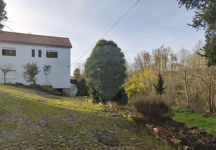 Moradia T4 para Venda em Castainço Foto 23