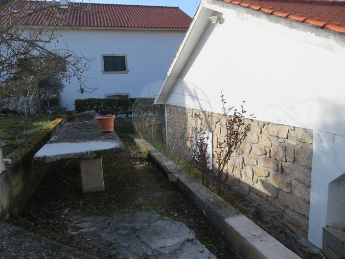 Moradia T4 para Venda em Castainço Foto 19