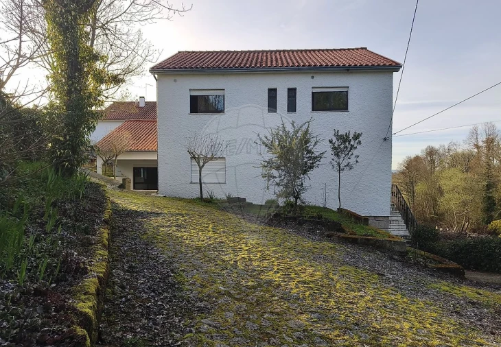 Moradia T4 para Venda em Castainço Foto 22