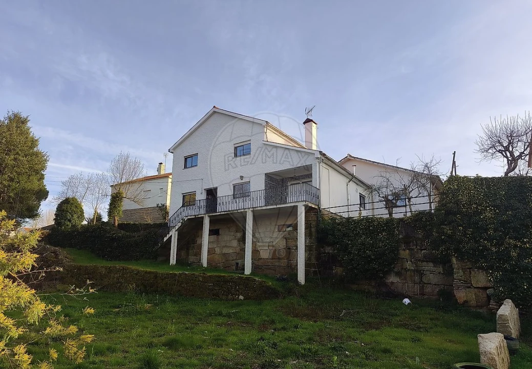 Moradia T4 para Venda em Castainço Foto 25