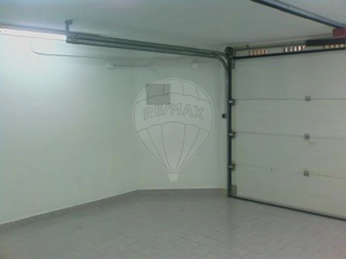 Garagem para Venda em Queluz e Belas Foto 4
