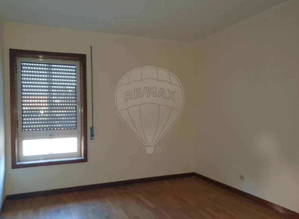 Apartamento T3 para Venda em Cidade da Maia Foto 9